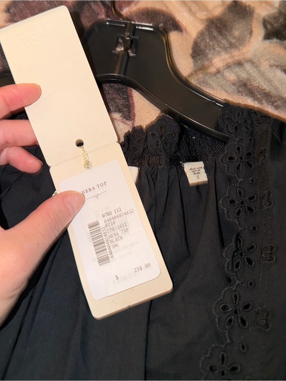 Doen Nera Puff-Sleeve Top in Black - Picture 7 of 7